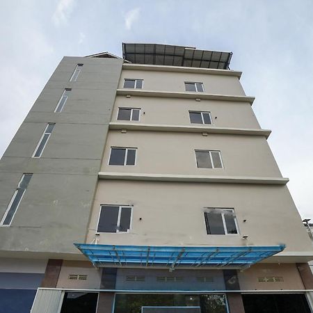Oyo 616 Express Inn Palembang Eksteriør bilde