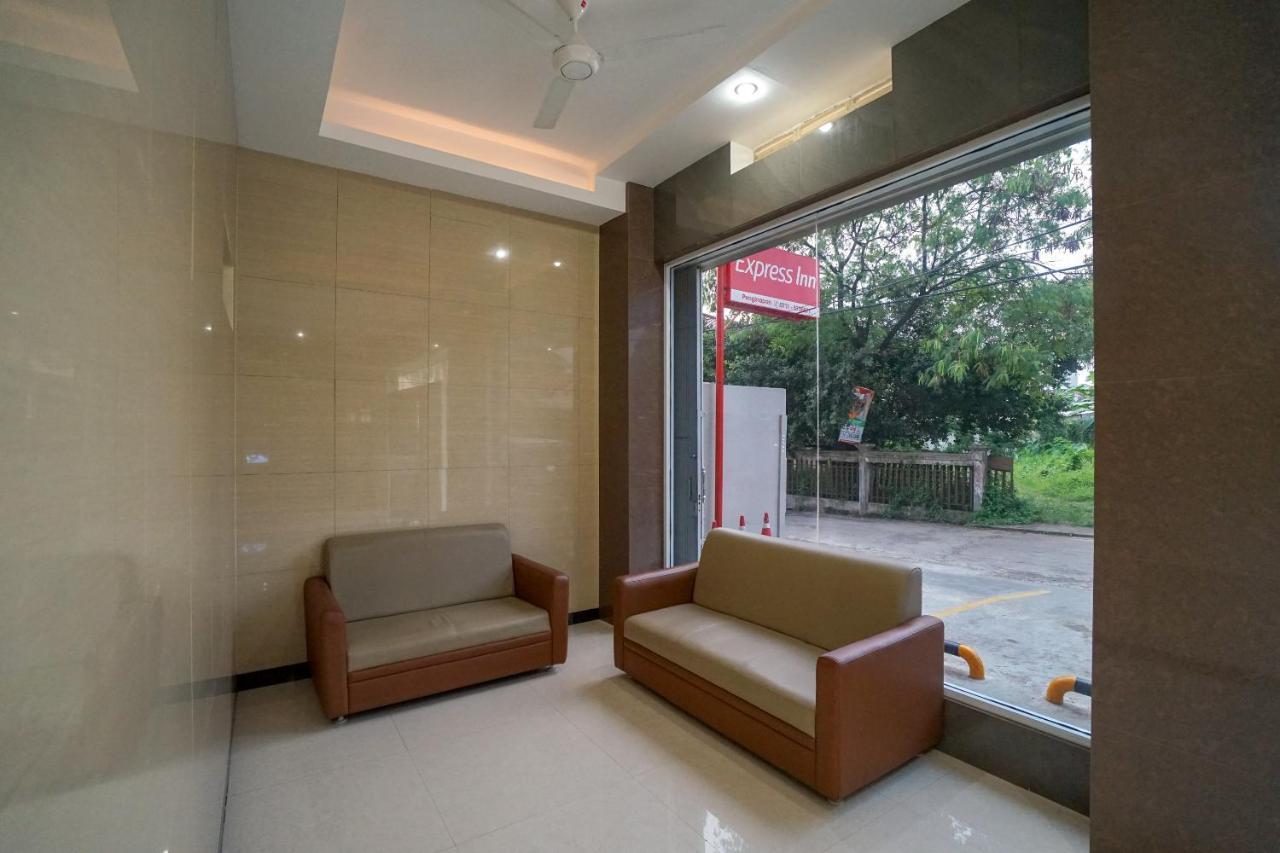 Oyo 616 Express Inn Palembang Eksteriør bilde