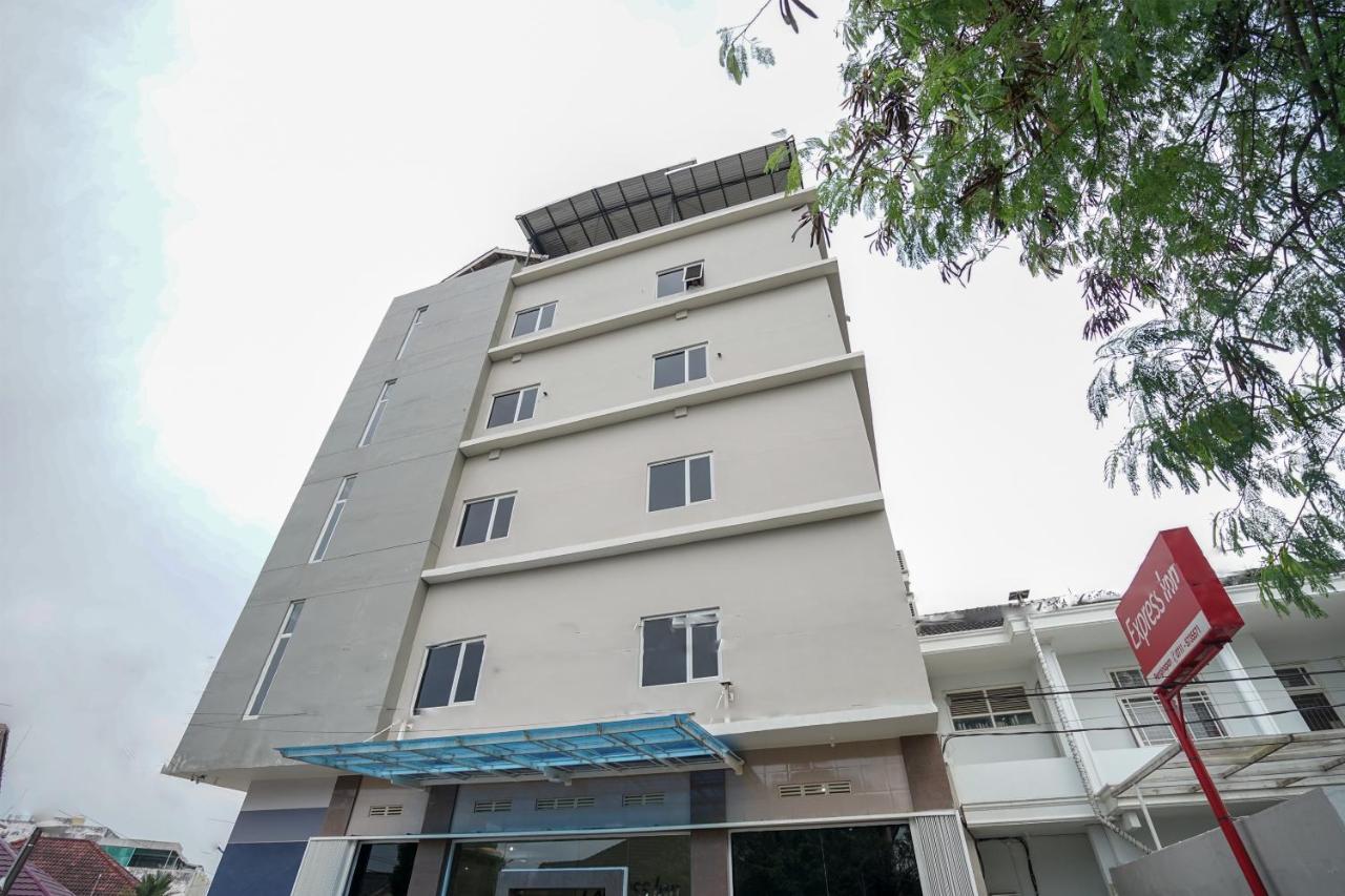 Oyo 616 Express Inn Palembang Eksteriør bilde