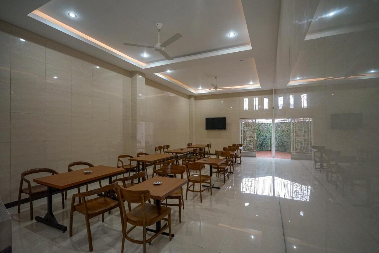 Oyo 616 Express Inn Palembang Eksteriør bilde