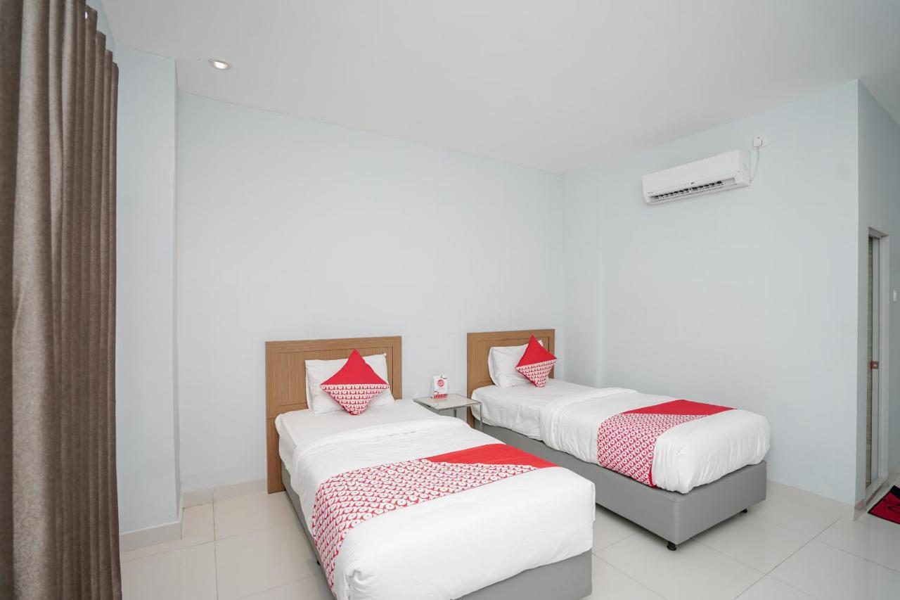 Oyo 616 Express Inn Palembang Eksteriør bilde
